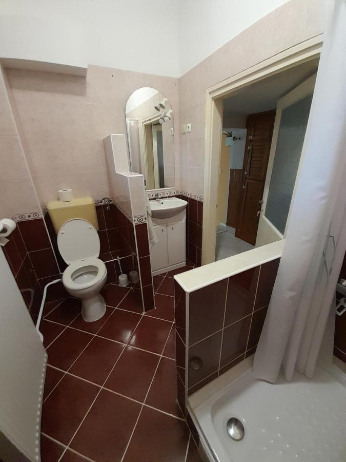 Apartamento Napsugar Vendeghaz Tiszaújváros Exterior foto