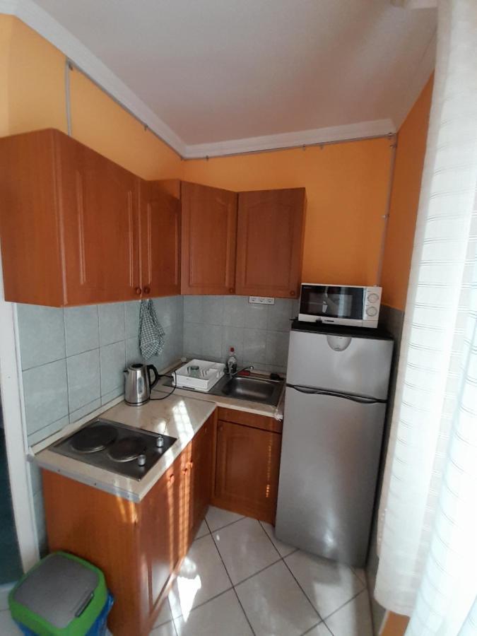 Apartamento Napsugar Vendeghaz Tiszaújváros Exterior foto